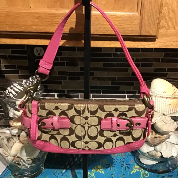 Coach Handbags - Coach  BEAUTIFUL SIGNATURE SUFFLETTE LEATHER HANDBAG